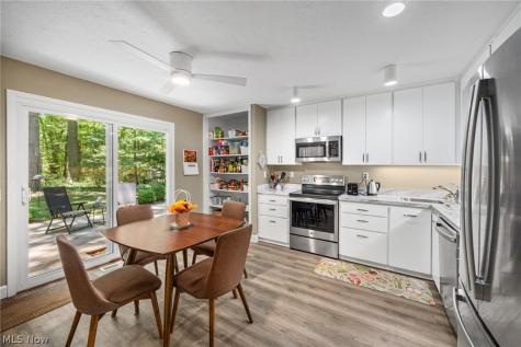 5184 N Barton Road North Ridgeville OH 44039