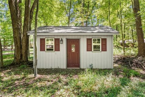 5184 N Barton Road North Ridgeville OH 44039