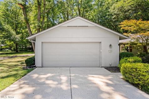 5184 N Barton Road North Ridgeville OH 44039