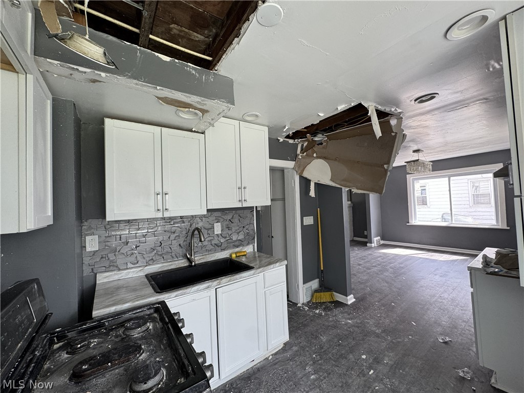 888 Medford Road Cleveland Heights OH 44121