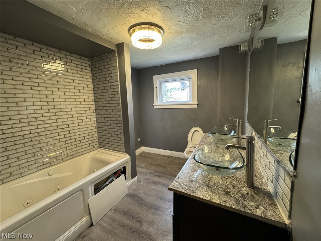 888 Medford Road Cleveland Heights OH 44121