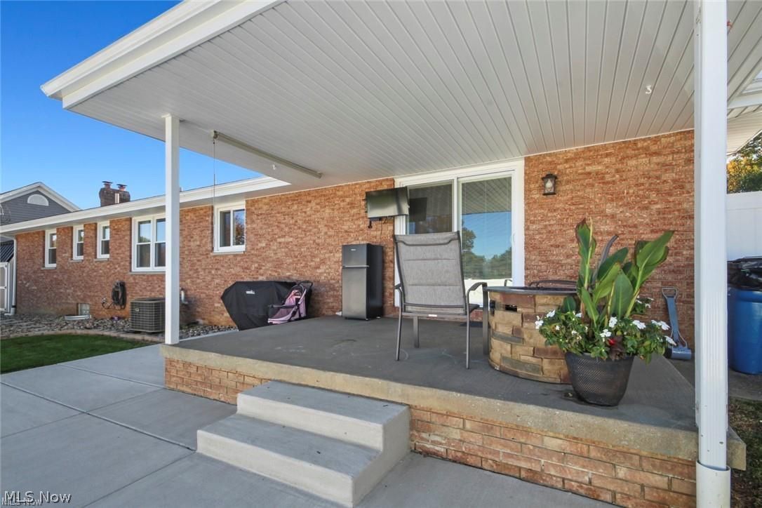 154 Rocky Ledge Drive Struthers OH 44471