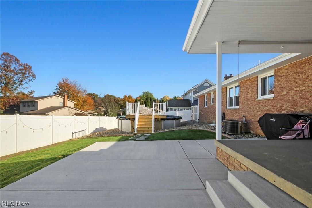 154 Rocky Ledge Drive Struthers OH 44471