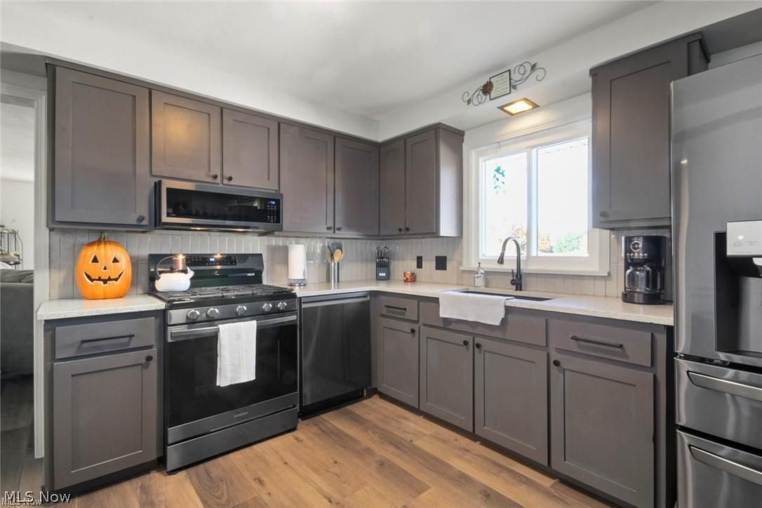 154 Rocky Ledge Drive Struthers OH 44471
