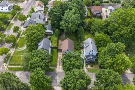 2240 12th Street SW Akron OH 44314