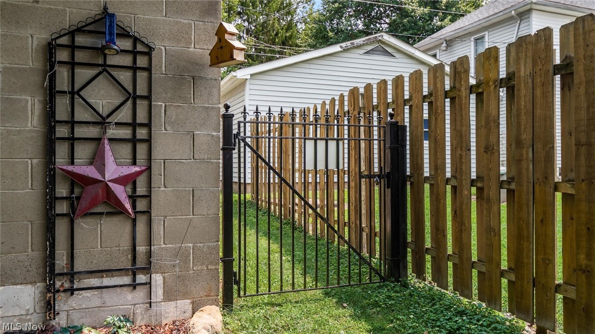 748 Lexington Avenue Zanesville OH 43701