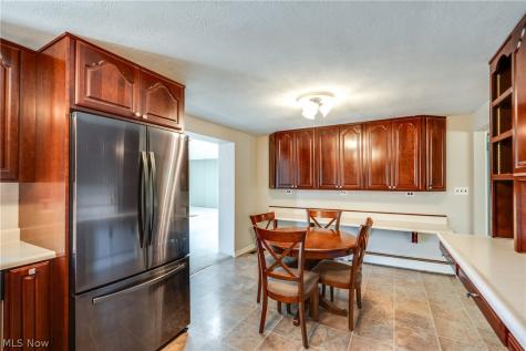 4710 Brunnerdale Avenue NW Canton OH 44718