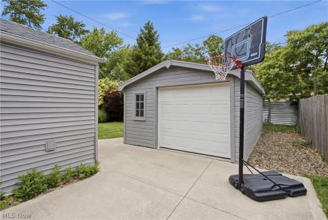 131 Forest Boulevard Avon Lake OH 44012