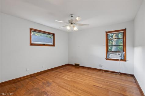 2115 Algonquin Euclid OH 44117