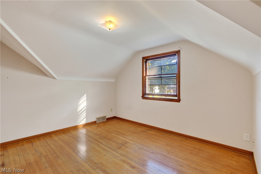 2115 Algonquin Euclid OH 44117