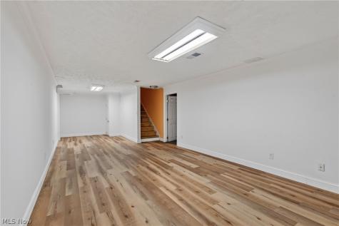 2115 Algonquin Euclid OH 44117