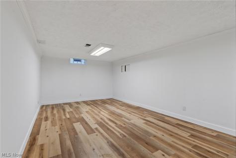 2115 Algonquin Euclid OH 44117