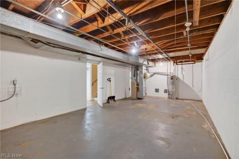 2115 Algonquin Euclid OH 44117