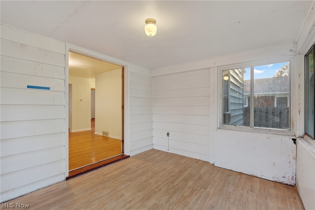 2115 Algonquin Euclid OH 44117