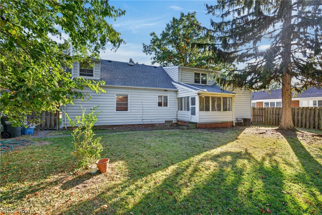 2115 Algonquin Euclid OH 44117