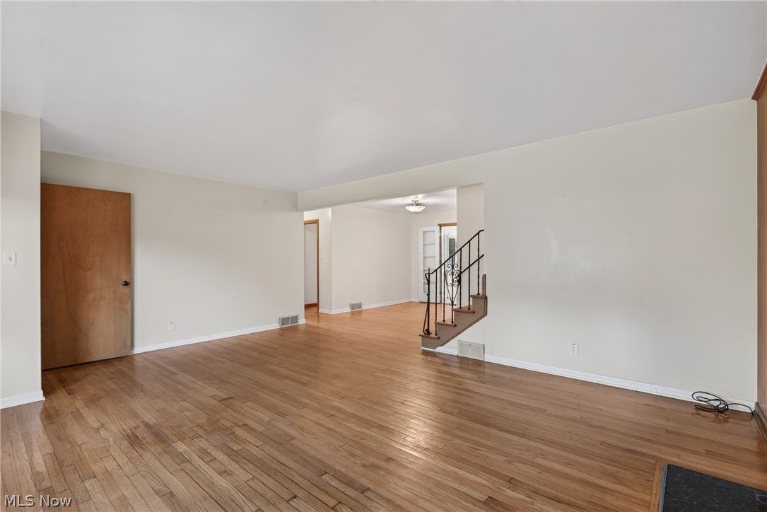 2115 Algonquin Euclid OH 44117