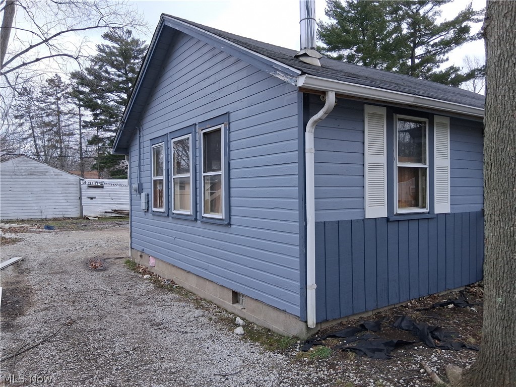 1555 Glenview Avenue Madison OH 44057
