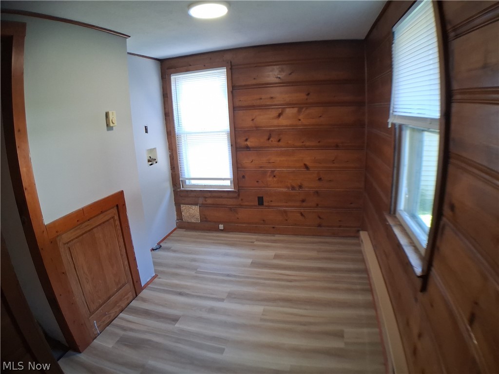 1555 Glenview Avenue Madison OH 44057