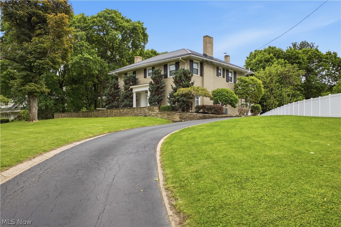 2 Elysian Way East Liverpool OH 43920