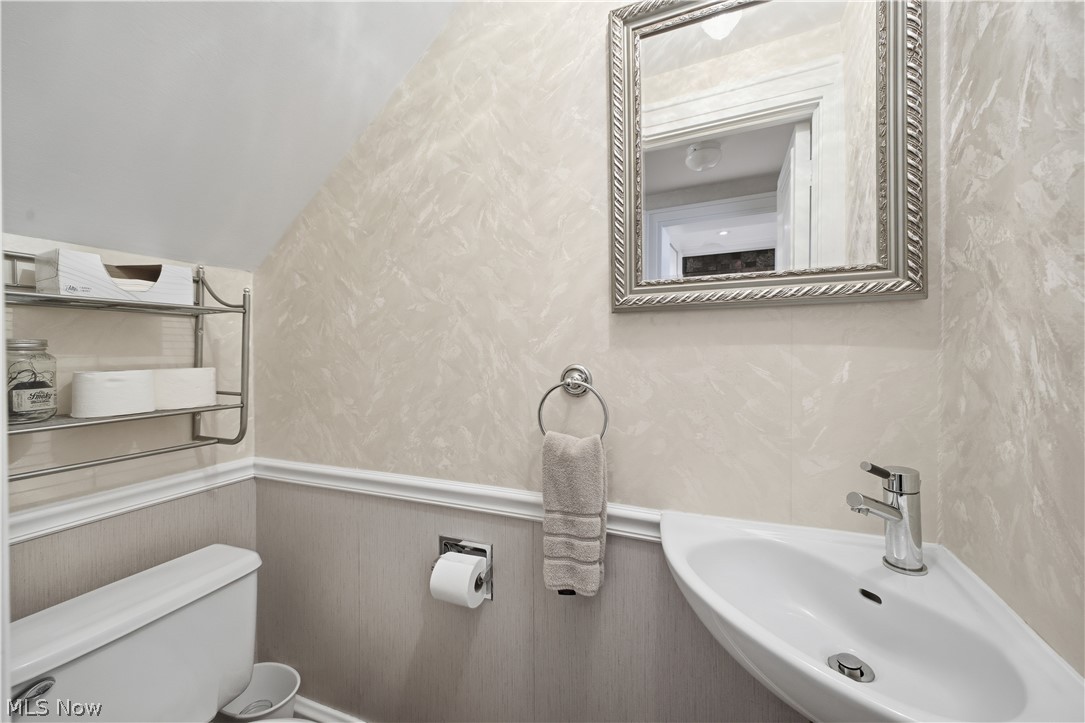 2 Elysian Way East Liverpool OH 43920