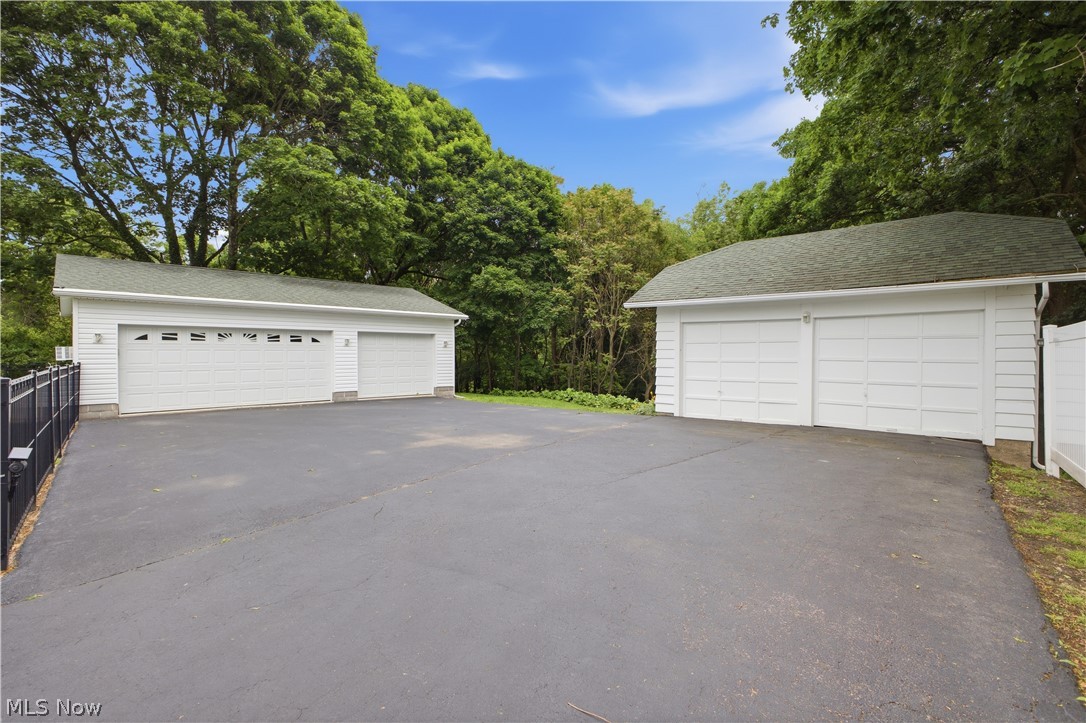 2 Elysian Way East Liverpool OH 43920