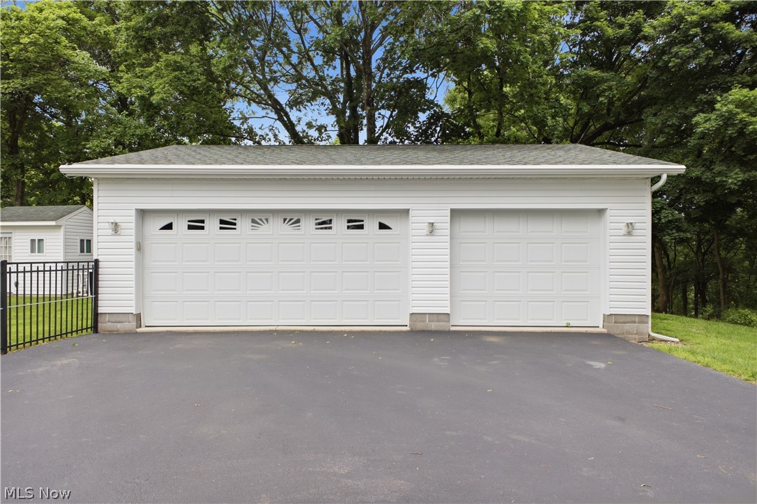 2 Elysian Way East Liverpool OH 43920