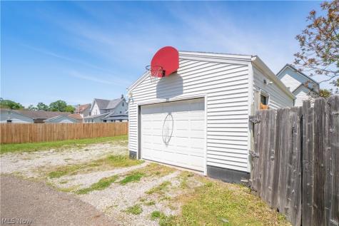 215 8th Street SW Massillon OH 44647