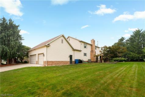 6741 Thornbriar Street NW Canton OH 44718