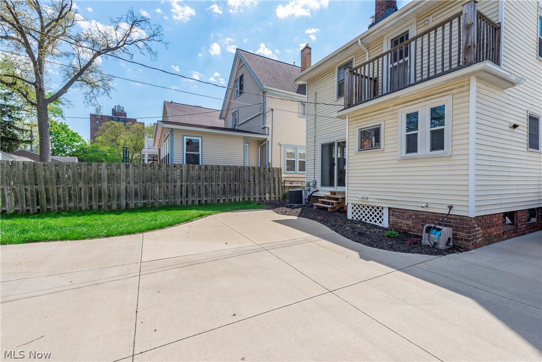 1595 Lakeland Avenue Lakewood OH 44107