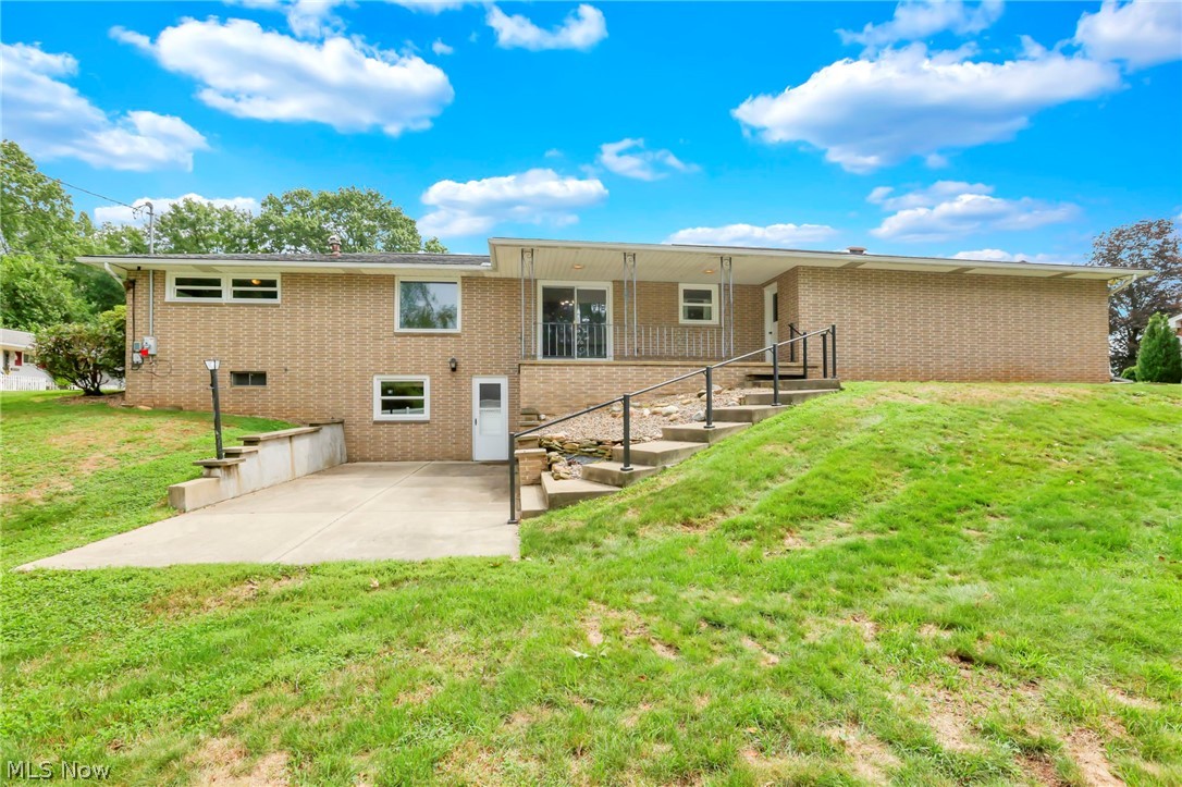 1351 Maple Heights Lane Coshocton OH 43812