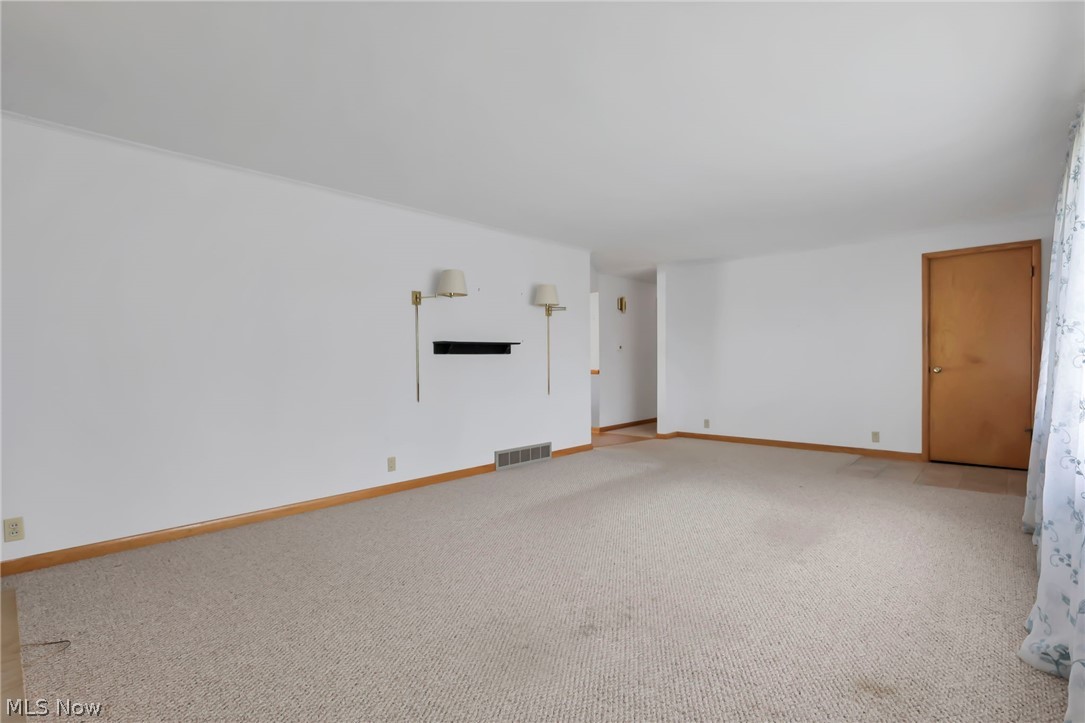 1351 Maple Heights Lane Coshocton OH 43812