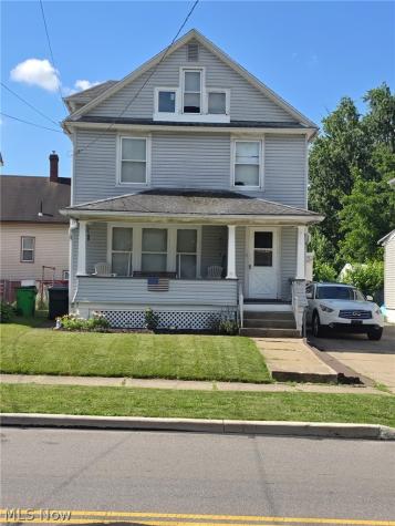 966 W Hopocan Avenue Barberton OH 44203