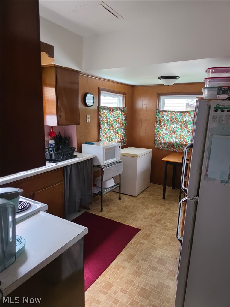 966 W Hopocan Avenue Barberton OH 44203