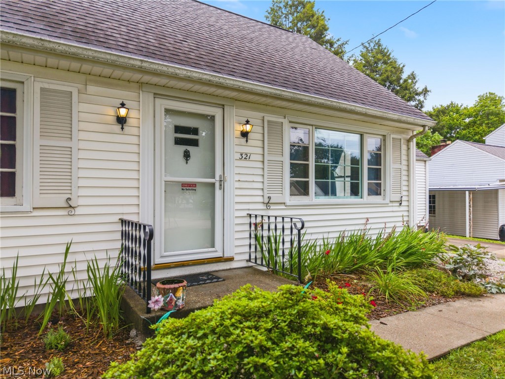 321 Woodrow Street NW North Canton OH 44720