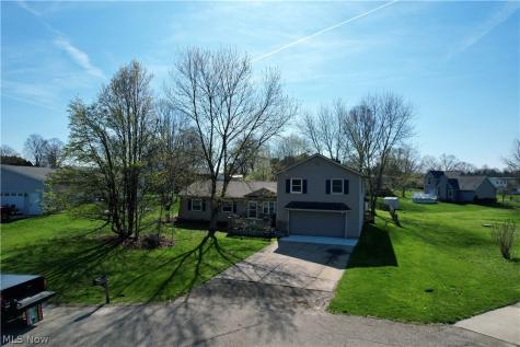 5000 Mildred Circle SW Navarre OH 44662