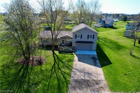 5000 Mildred Circle SW Navarre OH 44662