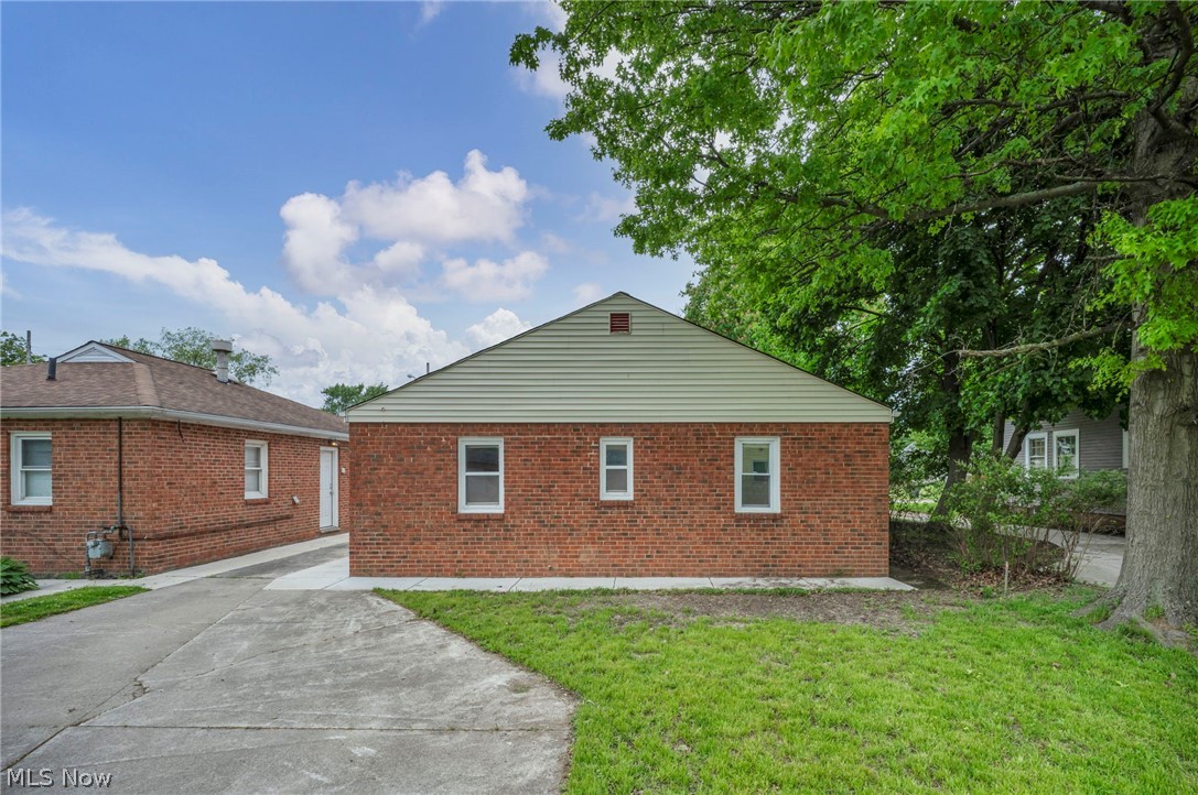1279 Elmwood Road Mayfield Heights OH 44124