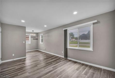 1279 Elmwood Road Mayfield Heights OH 44124