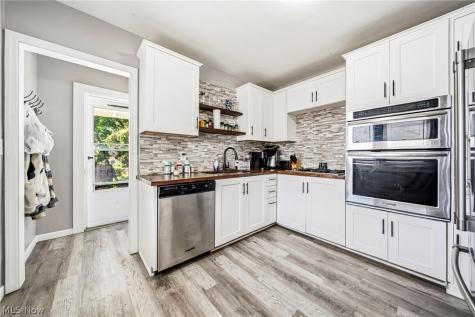 3262 W. 126th Cleveland OH 44111