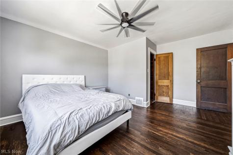 3262 W. 126th Cleveland OH 44111