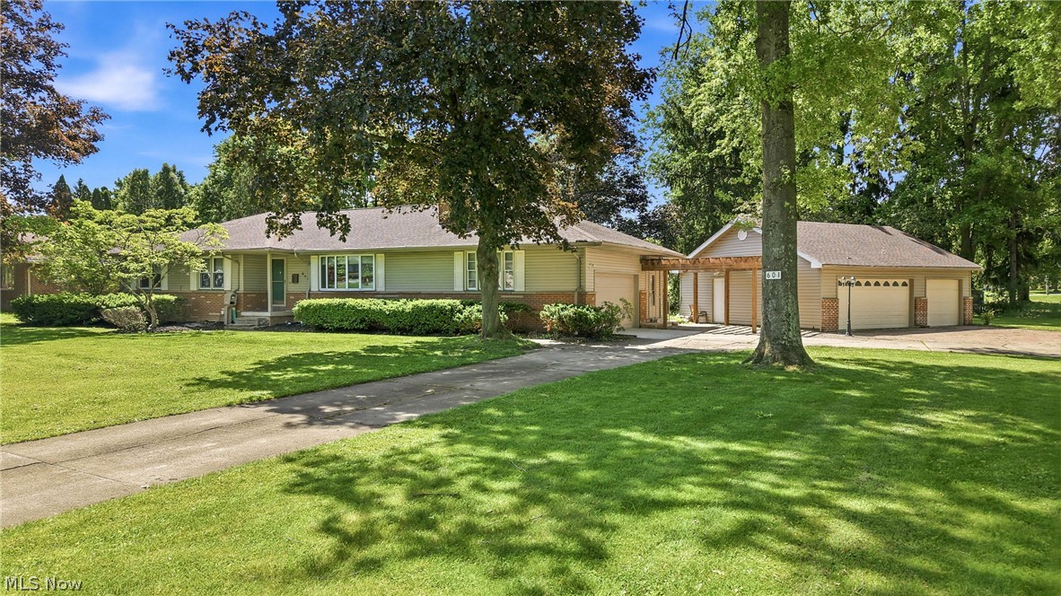 601 Murray Hill Drive Youngstown OH 44505