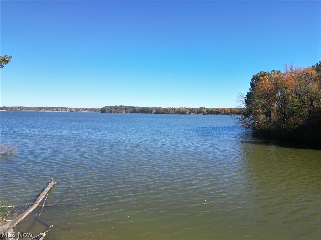 2235 S Mahoning Road Lake Milton OH 44429
