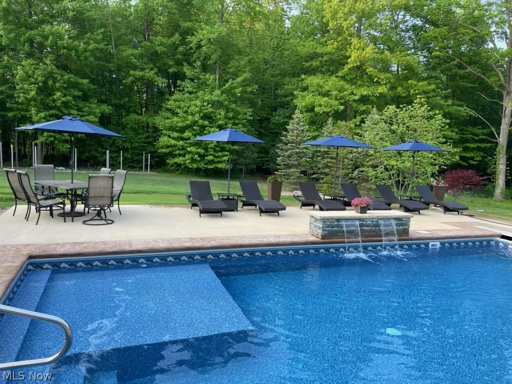 2235 S Mahoning Road Lake Milton OH 44429