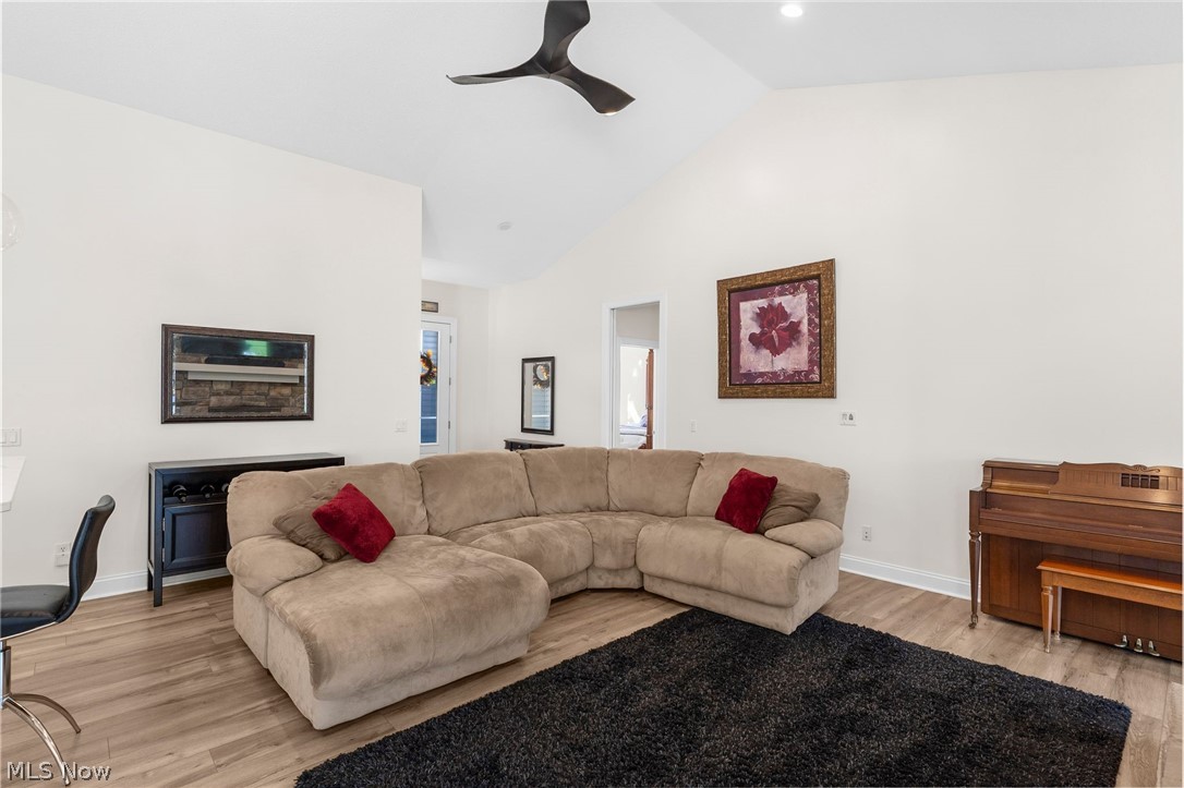 2235 S Mahoning Road Lake Milton OH 44429