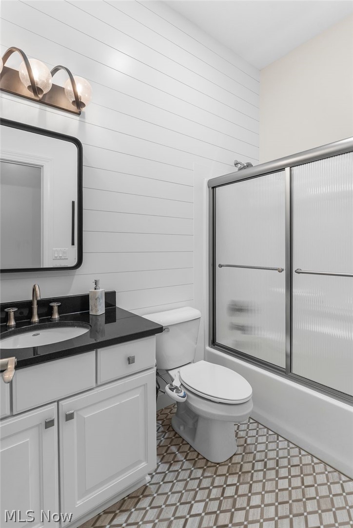 2235 S Mahoning Road Lake Milton OH 44429