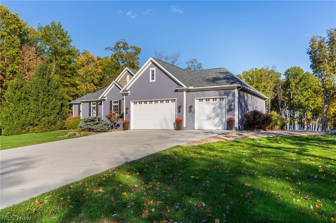 2235 S Mahoning Road Lake Milton OH 44429