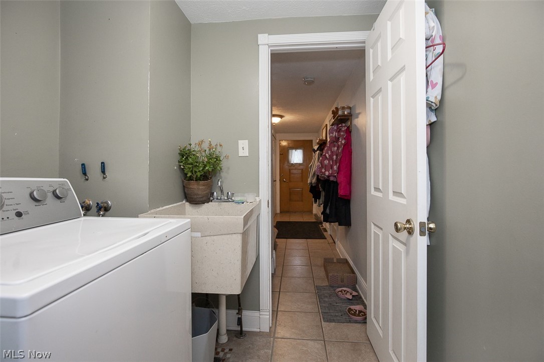 8493 Webster Road Strongsville OH 44136