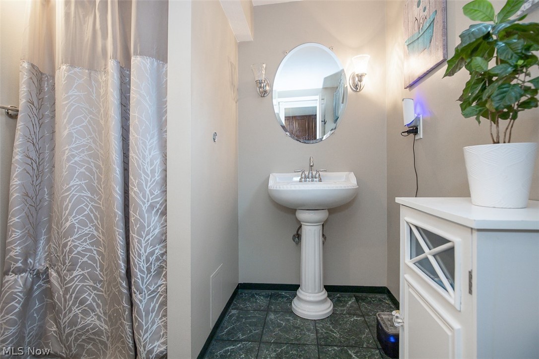 8493 Webster Road Strongsville OH 44136