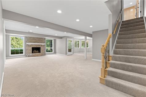 4056 Glenmoor Road NW Canton OH 44718