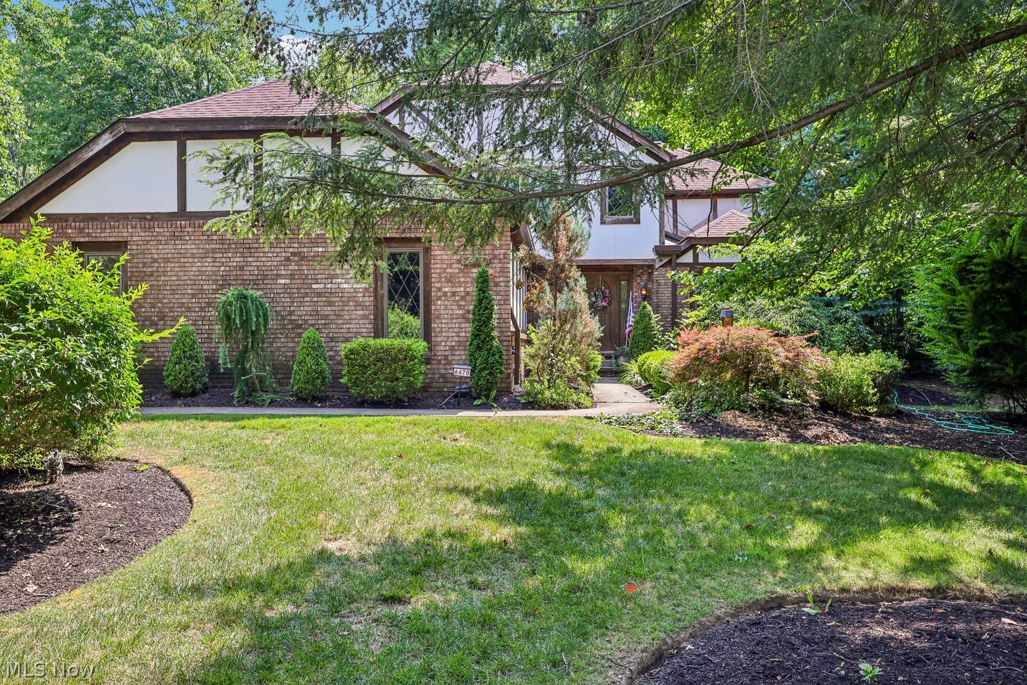 6470 Queens Way Brecksville OH 44141